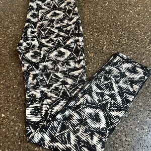 Old Navy Black and White Active Plus Size Leggings Size XXL 16. Yoga Gym Running